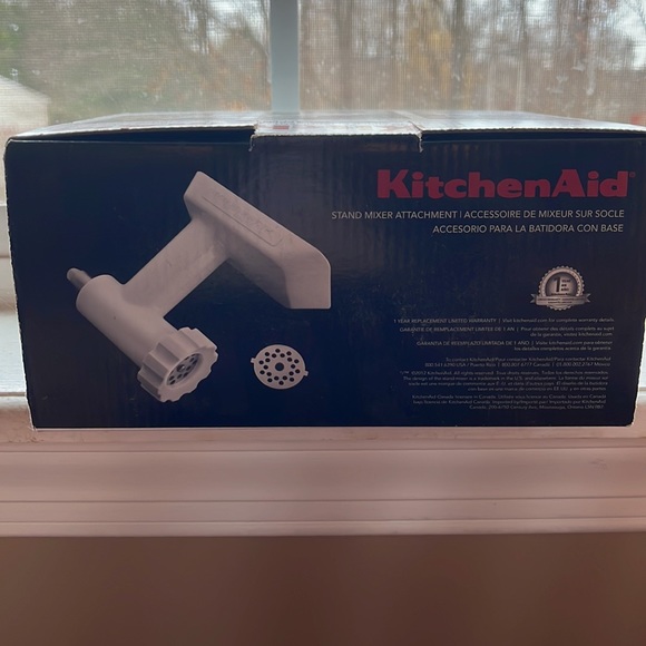 New in Box KitchenAid Meat Grinder Attachment - Picture 3 of 3